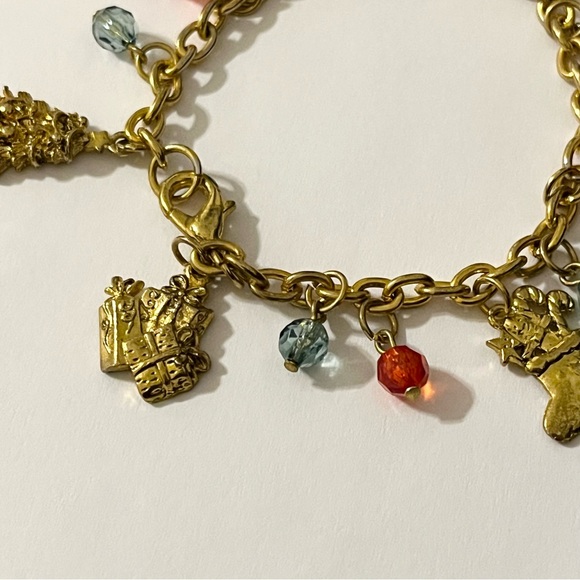 Vintage Gold Tone Christmas Beaded Charm Bracelet - Picture 7 of 16